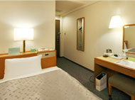 セミダブルサイズのベッド